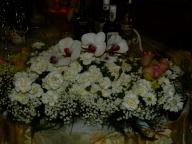 Dekoracje kwiatowe na stół weselny